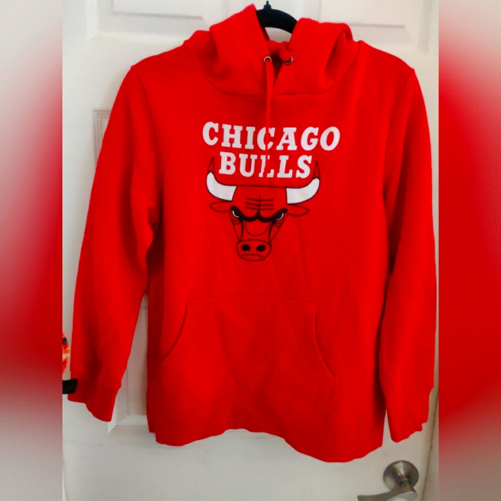 NBA CHICAGO BULLS RED HOODIE   SIZE LARGE #11